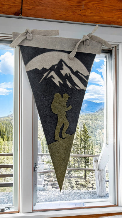 Mini Mountain Vibes Gift Box